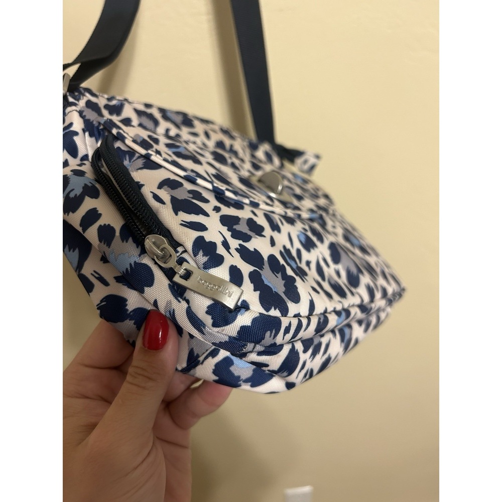 Baggallini Floral Cheetah Turn Lock Crossbody Canvas Bag Pockets Zip Purse - Picture 4 of 14